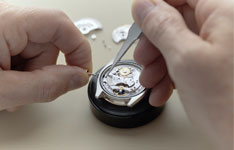 劳力士玻璃碎了修下多少钱